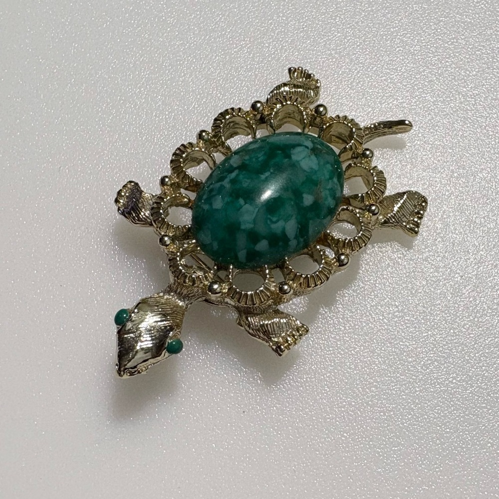Gerry Green And Gold Tone Turtle Brooch Pendant